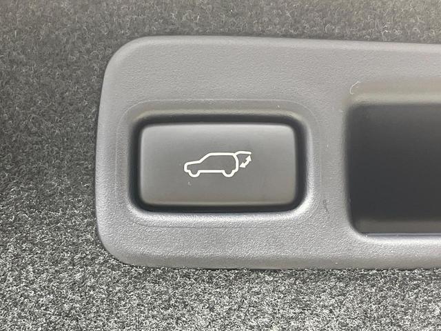 ハリアー プレミアム 禁煙車 モデリスタエアロ 純正9型ナビ フルセグ バックカメラ セーフティセンス クリアランスソナー パワーシート 半革シート 電動リアゲート LEDヘッド&フォグ 純正18インチアルミ ETC(8枚目)