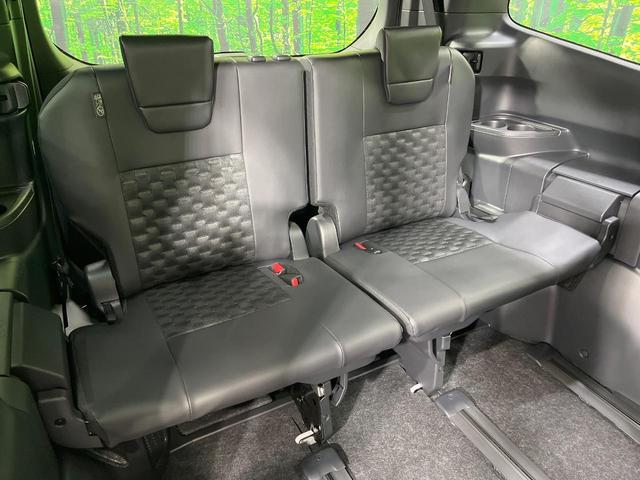 ヴォクシー ハイブリッドS-Z 年次改モデル 登録済未使用車 後席モニター 快適利便PKG 全周囲カメラ 10型ナビ フルセグ 両側電動ドア アドバンスパーク 3眼LEDライト レーダークルーズ ブラインドスポット デジタルミラー(12枚目)