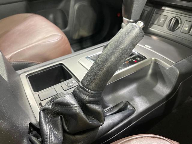 ランドクルーザープラド TX Lパッケージ・G-フロンティア 禁煙車 サンルーフ 純正SDナビ バックカメラ 寒冷地仕様 レザーシート コーナーセンサー スマートキー LEDヘッド 純正17インチアルミ ルーフレール ETC クルコン オートライト(40枚目)