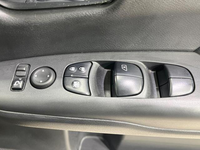 セレナ ハイウェイスター Vセレクション 禁煙車 両側電動ドア 純正SDナビ 後席モニター 全周囲カメラ 衝突被害軽減システム コーナーセンサー LEDヘッド ビルトインETC クルコン パークアシスト オートライト オートエアコン(50枚目)