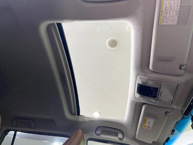 ランドクルーザープラド TX Lパッケージ 70thアニバーサリーリミテッド 禁煙車 サンルーフ 純正9型ナビ バックカメラ フルセグ レーダークルーズ シートベンチレーション 茶革 ETC パワーシート ステアリングスイッチ 純正AW ルーフレール LEDライト(3枚目)