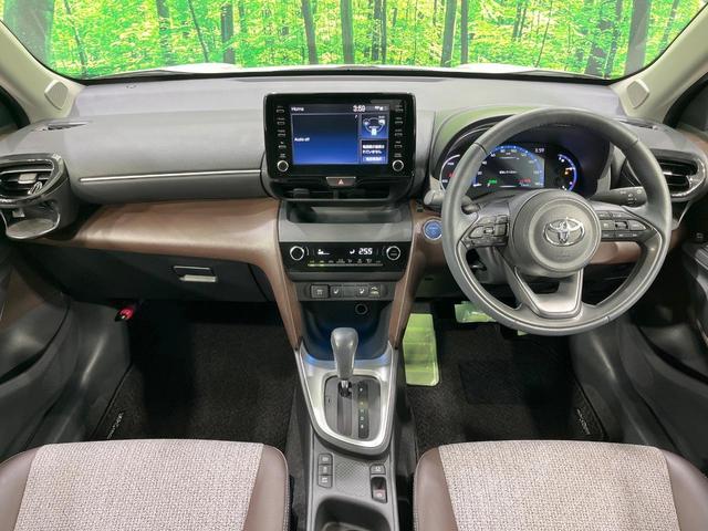 ヤリスクロス ハイブリッドZ 禁煙車 全周囲カメラ フルセグTV 電動リアゲート レーダークルーズ ブラインドスポットモニター 車線逸脱装置 シートヒーター ステアリングヒーター LEDヘッド&フォグ Bluetooth ETC(2枚目)
