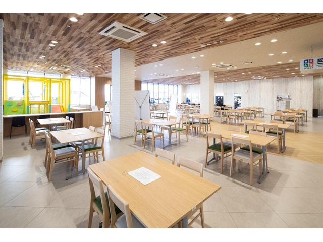 開放感のあるショールームでゆっくりとお過ごしいただけます。