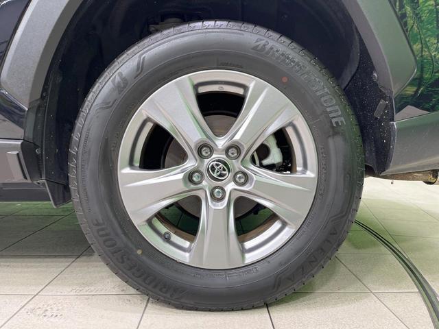 RAV4 X 禁煙車 純正ディスプレイオーディオ バックカメラ レーダークルーズ コーナーセンサー スマートキー LEDヘッド ルーフレール ビルトインETC オートハイビーム 車線逸脱警報 オートライト(24枚目)
