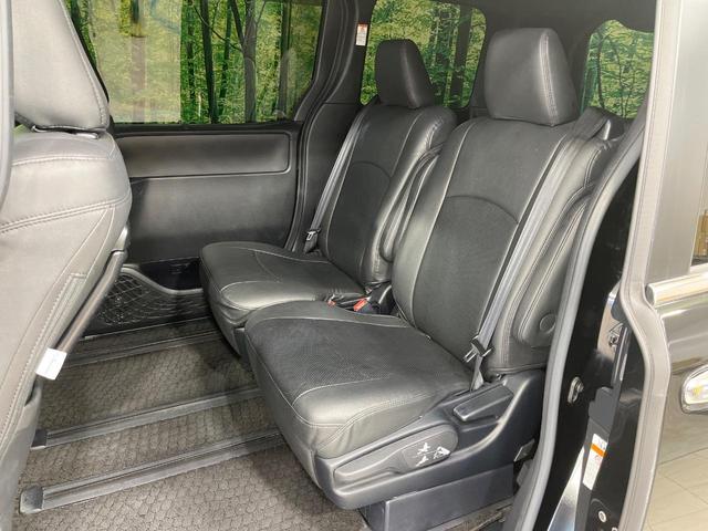 ヴォクシー ZS 煌 禁煙車 モデリスタエアロ フリップダウンモニター 純正9型ナビ バックカメラ 両側電動ドア クルーズコントロール 車線逸脱防止 オートハイビーム ETC LEDヘッドライト リアオートエアコン(33枚目)