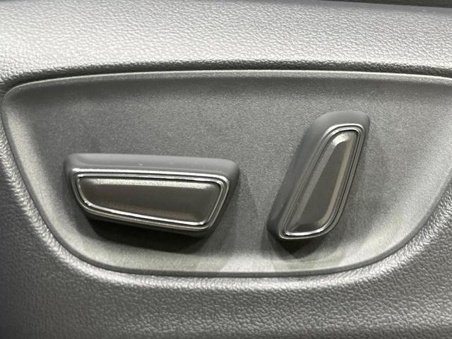 アルファードハイブリッド Z 禁煙車 ムーンルーフ 後席モニター 純正14型ナビ 全周囲カメラ ユニバーサルサイドステップ トヨタチームメイト デジタルインナーミラー シートベンチレーション 両側電動ドア 電動リアゲート ETC(36枚目)