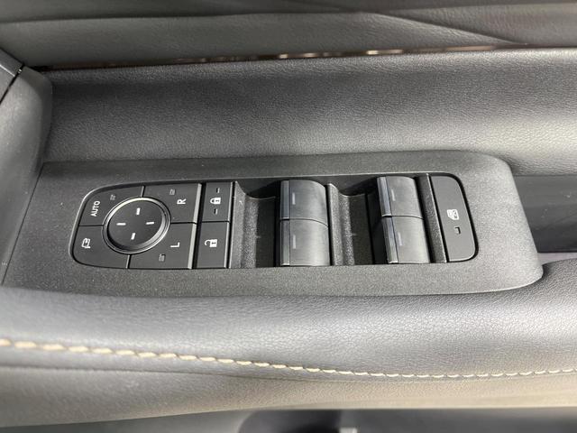 アルファードハイブリッド Z 禁煙車 ムーンルーフ 後席モニター 純正14型ナビ 全周囲カメラ ユニバーサルサイドステップ トヨタチームメイト デジタルインナーミラー シートベンチレーション 両側電動ドア 電動リアゲート ETC(51枚目)