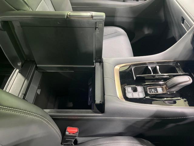 アルファードハイブリッド Z 禁煙車 ムーンルーフ 後席モニター 純正14型ナビ 全周囲カメラ ユニバーサルサイドステップ トヨタチームメイト デジタルインナーミラー シートベンチレーション 両側電動ドア 電動リアゲート ETC(62枚目)