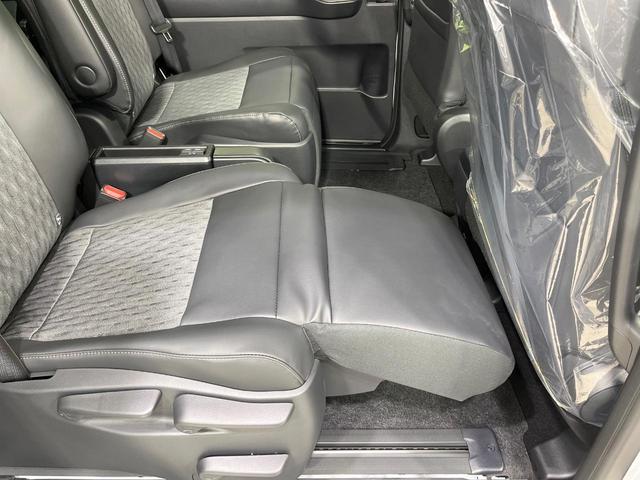 ノア ハイブリッドS-Z 年次改モデル 登録済未使用車 純正10型ナビ 全周囲カメラ フルセグ 快適利便パッケージ トヨタチームメイト 両側電動ドア レーダークルーズ 電動リア オットマン LEDヘッド ETC オートハイビム(9枚目)