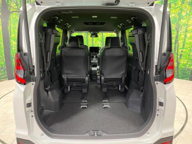 ノア ハイブリッドS-Z 年次改モデル 登録済未使用車 純正10型ナビ 全周囲カメラ フルセグ 快適利便パッケージ トヨタチームメイト 両側電動ドア レーダークルーズ 電動リア オットマン LEDヘッド ETC オートハイビム(11枚目)