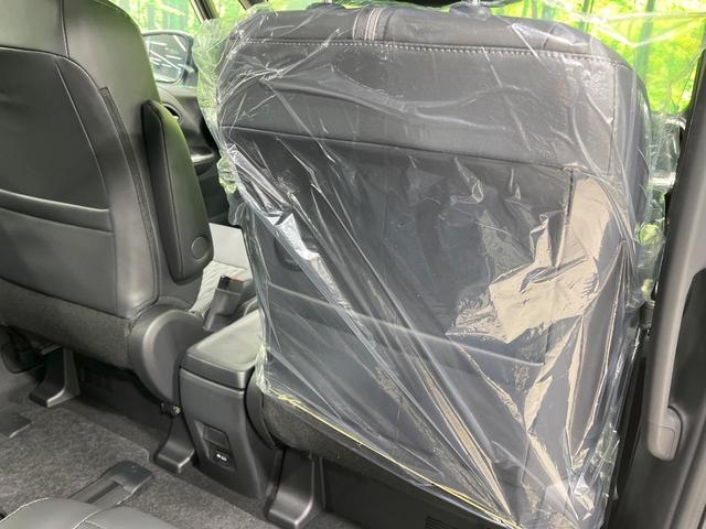 ノア ハイブリッドS-Z 年次改モデル 登録済未使用車 純正10型ナビ 全周囲カメラ フルセグ 快適利便パッケージ トヨタチームメイト 両側電動ドア レーダークルーズ 電動リア オットマン LEDヘッド ETC オートハイビム(36枚目)