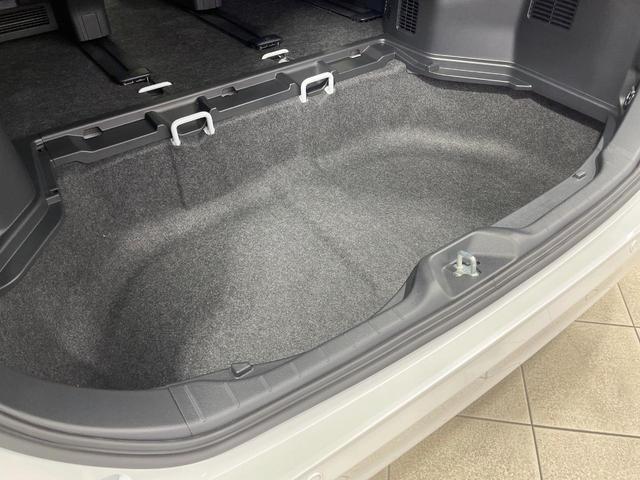 ノア ハイブリッドS-Z 年次改モデル 登録済未使用車 純正10型ナビ 全周囲カメラ フルセグ 快適利便パッケージ トヨタチームメイト 両側電動ドア レーダークルーズ 電動リア オットマン LEDヘッド ETC オートハイビム(42枚目)