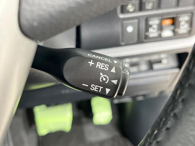 ヴォクシー ZS 煌 禁煙車 後席モニター 純正10型ナビ 両側電動ドア バックカメラ 衝突被害軽減 スマートキー LEDヘッド ビルトインETC クルコン オートハイビーム 車線逸脱警報 オートライト(7枚目)