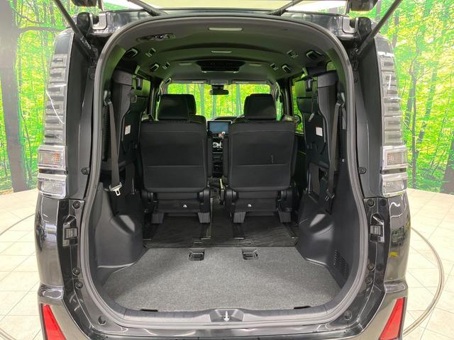 ヴォクシー ZS 煌 禁煙車 後席モニター 純正10型ナビ 両側電動ドア バックカメラ 衝突被害軽減 スマートキー LEDヘッド ビルトインETC クルコン オートハイビーム 車線逸脱警報 オートライト(11枚目)