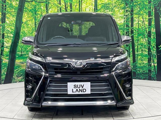 ヴォクシー ZS 煌 禁煙車 後席モニター 純正10型ナビ 両側電動ドア バックカメラ 衝突被害軽減 スマートキー LEDヘッド ビルトインETC クルコン オートハイビーム 車線逸脱警報 オートライト(17枚目)