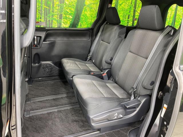ヴォクシー ZS 煌 禁煙車 後席モニター 純正10型ナビ 両側電動ドア バックカメラ 衝突被害軽減 スマートキー LEDヘッド ビルトインETC クルコン オートハイビーム 車線逸脱警報 オートライト(31枚目)