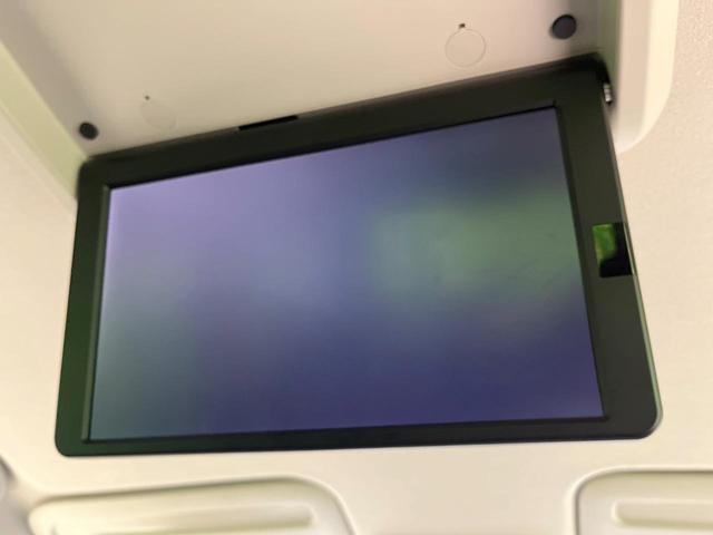 セレナ e-パワー ハイウェイスターV 禁煙車 後席モニター 純正9型ナビ 全周囲カメラ セーフティパックA 両側電動ドア 衝突被害軽減 レーダークルーズ コーナーセンサー スマートキー LEDヘッド ETC 車線逸脱警報 オートライト(3枚目)