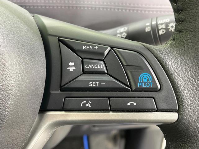 セレナ e-パワー ハイウェイスターV 禁煙車 後席モニター 純正9型ナビ 全周囲カメラ セーフティパックA 両側電動ドア 衝突被害軽減 レーダークルーズ コーナーセンサー スマートキー LEDヘッド ETC 車線逸脱警報 オートライト(6枚目)