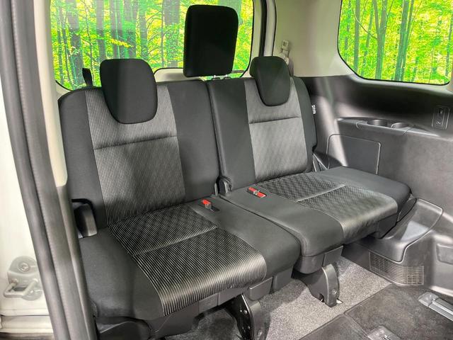 セレナ e-パワー ハイウェイスターV 禁煙車 後席モニター 純正9型ナビ 全周囲カメラ セーフティパックA 両側電動ドア 衝突被害軽減 レーダークルーズ コーナーセンサー スマートキー LEDヘッド ETC 車線逸脱警報 オートライト(11枚目)