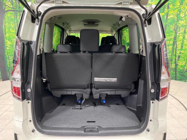 セレナ e-パワー ハイウェイスターV 禁煙車 後席モニター 純正9型ナビ 全周囲カメラ セーフティパックA 両側電動ドア 衝突被害軽減 レーダークルーズ コーナーセンサー スマートキー LEDヘッド ETC 車線逸脱警報 オートライト(42枚目)