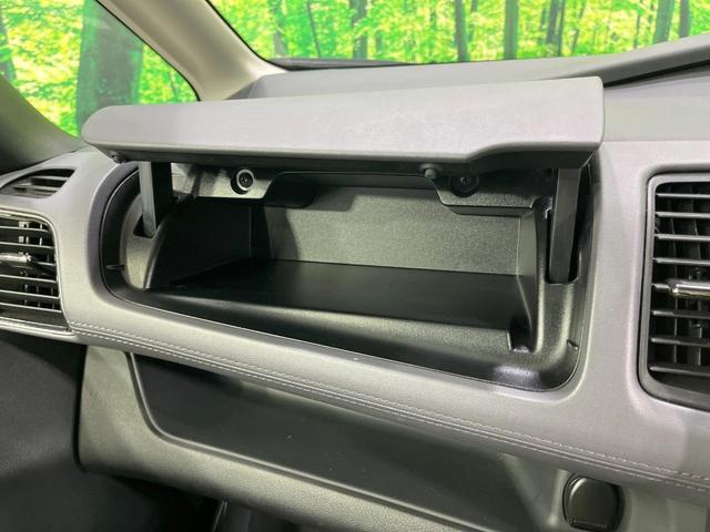 セレナ e-パワー ハイウェイスターV 禁煙車 後席モニター 純正9型ナビ 全周囲カメラ セーフティパックA 両側電動ドア 衝突被害軽減 レーダークルーズ コーナーセンサー スマートキー LEDヘッド ETC 車線逸脱警報 オートライト(61枚目)