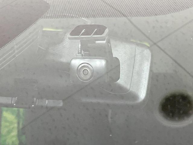 セレナ e-パワー ハイウェイスターV 禁煙車 後席モニター 純正9型ナビ 全周囲カメラ セーフティパックA 両側電動ドア 衝突被害軽減 レーダークルーズ コーナーセンサー スマートキー LEDヘッド ETC 車線逸脱警報 オートライト(69枚目)