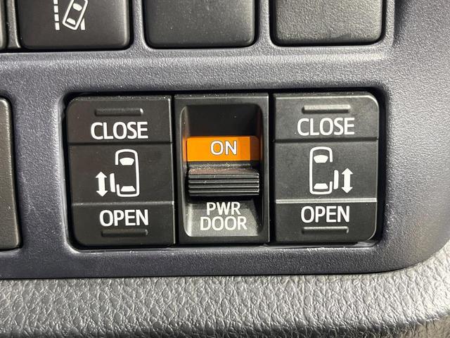 ヴォクシー ZS 煌II 禁煙車 モデリスタエアロ 後席モニター 純正10型ナビ フルセグ バックカメラ 両側電動ドア 衝突被害軽減 LEDヘッド&フォグ 純正16インチアルミ ETC スマートキー アイドリングストップ(7枚目)