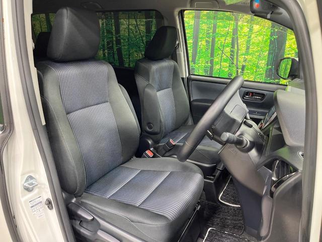 ヴォクシー ZS 煌II 禁煙車 モデリスタエアロ 後席モニター 純正10型ナビ フルセグ バックカメラ 両側電動ドア 衝突被害軽減 LEDヘッド&フォグ 純正16インチアルミ ETC スマートキー アイドリングストップ(9枚目)