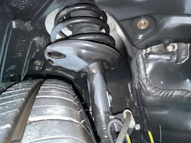 ヴォクシー ZS 煌II 禁煙車 モデリスタエアロ 後席モニター 純正10型ナビ フルセグ バックカメラ 両側電動ドア 衝突被害軽減 LEDヘッド&フォグ 純正16インチアルミ ETC スマートキー アイドリングストップ(21枚目)