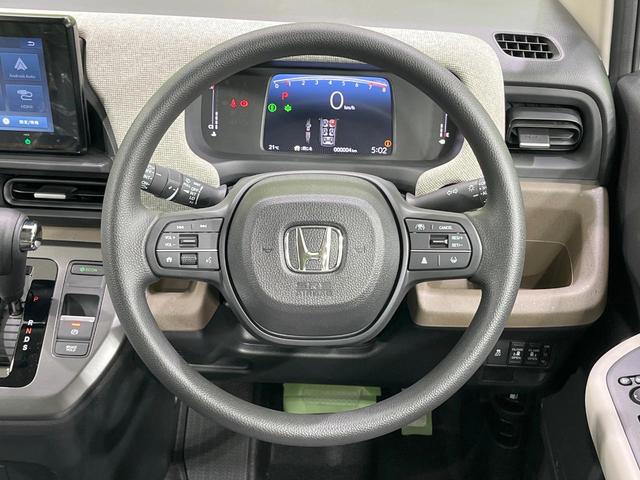 フリード エアー 登録済未使用車 純正ディスプレイオーディオ バックカメラ 両側電動ドア 6人乗り レーダークルーズ コーナーセンサー スマートキー LEDヘッド オートハイビーム 車線逸脱警報 オートライト(10枚目)