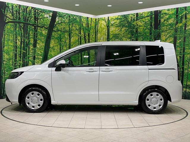 フリード エアー 登録済未使用車 純正ディスプレイオーディオ バックカメラ 両側電動ドア 6人乗り レーダークルーズ コーナーセンサー スマートキー LEDヘッド オートハイビーム 車線逸脱警報 オートライト(22枚目)