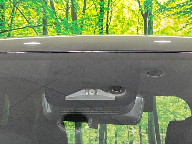 ヴォクシー ハイブリッドS-Z 禁煙車 モデリスタエアロ 後席モニター 快適利便PKG 全周囲カメラ 10型ナビ フルセグ 両側電動ドア アドバンスパーク デジタルミラー ブラインドスポットモニター HUD 3眼LEDライト(30枚目)