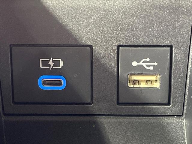 ヴォクシー ハイブリッドS-Z 禁煙車 モデリスタエアロ 後席モニター 快適利便PKG 全周囲カメラ 10型ナビ フルセグ 両側電動ドア アドバンスパーク デジタルミラー ブラインドスポットモニター HUD 3眼LEDライト(55枚目)