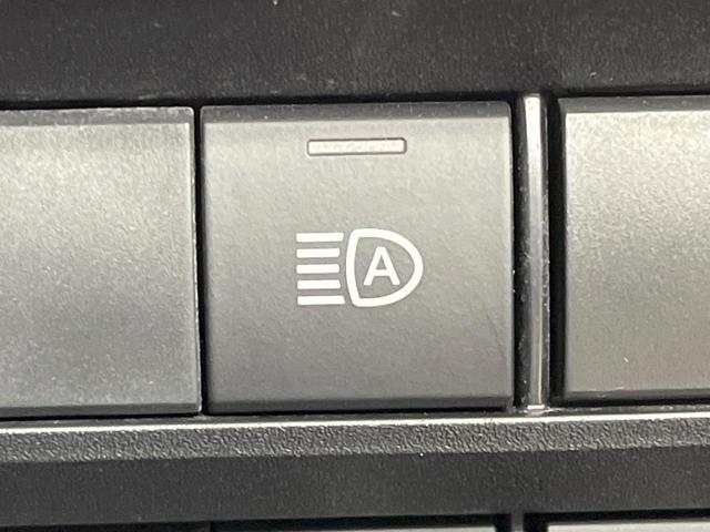 ヴォクシー ハイブリッドS-Z 禁煙車 モデリスタエアロ 後席モニター 快適利便PKG 全周囲カメラ 10型ナビ フルセグ 両側電動ドア アドバンスパーク デジタルミラー ブラインドスポットモニター HUD 3眼LEDライト(63枚目)