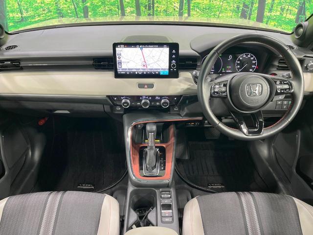 ヴェゼル ｅ：ＨＥＶ　ＰＬａＹ　禁煙車　サンルーフ　純正９型ナビ　全周囲カメラ　フルセグ　電動リアゲート　ホンダセンシング　レーダークルーズ　ブラインドスポットモニター　シートヒーター　ＥＴＣ　ＬＥＤライト　純正ＡＷ（2枚目）