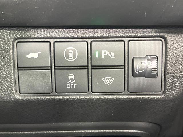 ヴェゼル ｅ：ＨＥＶ　ＰＬａＹ　禁煙車　サンルーフ　純正９型ナビ　全周囲カメラ　フルセグ　電動リアゲート　ホンダセンシング　レーダークルーズ　ブラインドスポットモニター　シートヒーター　ＥＴＣ　ＬＥＤライト　純正ＡＷ（62枚目）