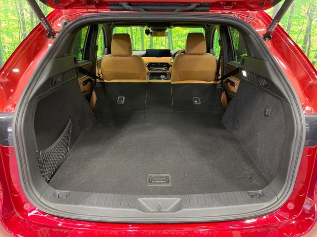 ＣＸ－６０ ＸＤ－ハイブリッド　プレミアムスポーツ　禁煙車　サンルーフ　純正１２．３型ナビ　全周囲カメラ　ＢＯＳＥサウンド　１００Ｖ電源　レーダークルーズ　電動リアゲート　シートメモリー　ハーフレザーシート　全席シートヒーター　ワイヤレス充電　ＥＴＣ（12枚目）