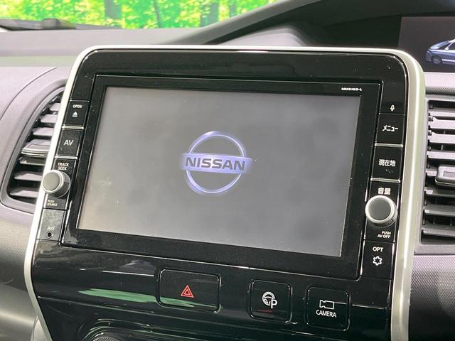 【純正ナビ】人気の純正ナビを装備しております。ナビの使いやすさはもちろん、オーディオ機能も充実！キャンプや旅行はもちろん、通勤や買い物など普段のドライブも楽しくなるはず♪