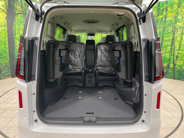 セレナ e-パワー ハイウェイスターV 登録済未使用車 純正12型ナビ 全周囲カメラ 両側電動ドア デジタルインナーミラー レーダークルーズ コーナーセンサー スマートキー LEDヘッド ETC2.0 オートハイビーム オートライト(12枚目)