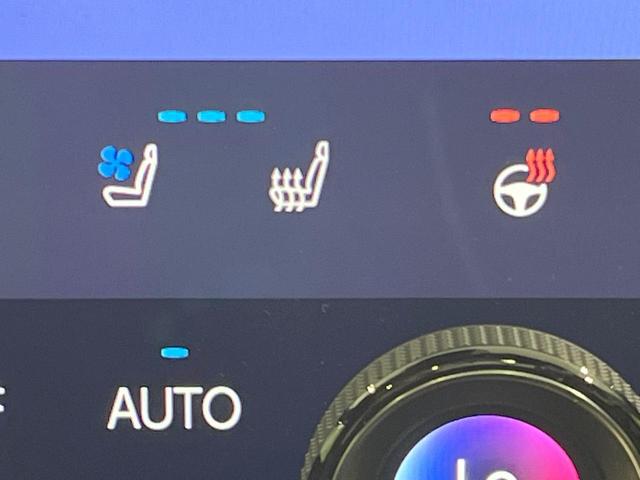 ＮＸ ＮＸ３５０ｈ　バージョンＬ　禁煙車　ガラスルーフ　純正１２型ナビ　全周囲カメラ　レーダークルーズ　衝突被害軽減　１００Ｖ電源　レザーシート　前席シートエアコン　コーナーセンサー　スマートキー　ＬＥＤヘッド　ルーフレール（77枚目）