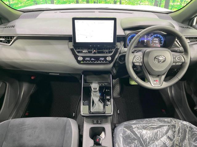 カローラクロス GRスポーツ 登録済未使用車 純正10型ナビ 全周囲カメラ レーダークルーズ 衝突被害軽減 ハーフレザーシート コーナーセンサー LEDヘッド ルーフレール ETC2.0 オートハイビーム 車線逸脱警報(2枚目)