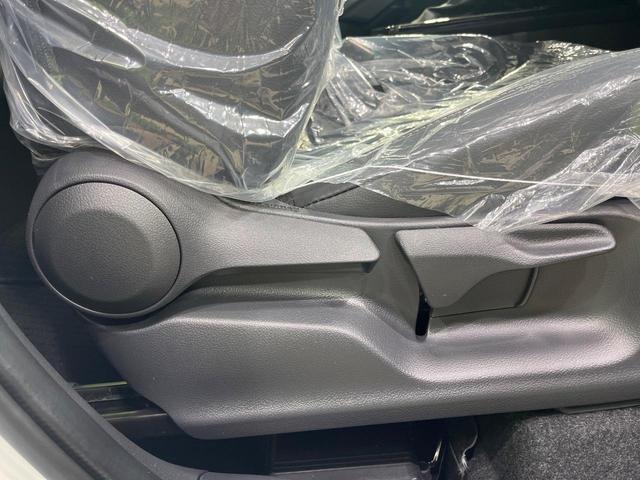 カローラクロス GRスポーツ 登録済未使用車 純正10型ナビ 全周囲カメラ レーダークルーズ 衝突被害軽減 ハーフレザーシート コーナーセンサー LEDヘッド ルーフレール ETC2.0 オートハイビーム 車線逸脱警報(34枚目)