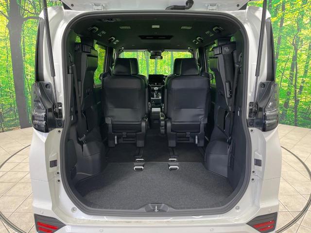 ヴォクシー Ｓ－Ｚ　禁煙車　純正１０型ナビ　バックカメラ　フルセグ　両側電動ドア　レーダークルーズ　セーフティセンス　コーナーセンサー　シートヒーター　ＬＥＤヘッド　ビルトインＥＴＣ　オートハイビーム　スマートキー（11枚目）