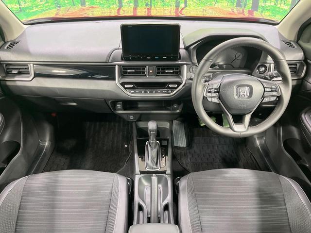 WR-V Z+ 禁煙車 純正8型ナビ バックカメラ フルセグ ホンダセンシング レーダークルーズ コーナーセンサー LEDヘッド ルーフレール ビルトインETC オートハイビーム オートライト(2枚目)