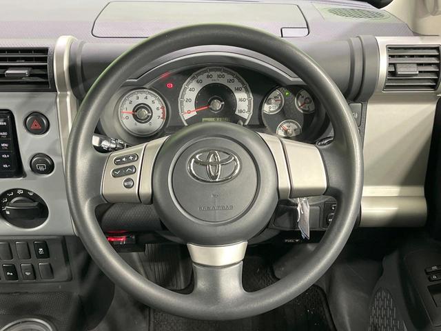 FJクルーザー オフロードパッケージ 禁煙車 純正ナビ フルセグ バックカメラ コーナーセンサー 17インチアルミ フォグランプ ルーフキャリア ETC Bluetooth CD DVD再生(11枚目)