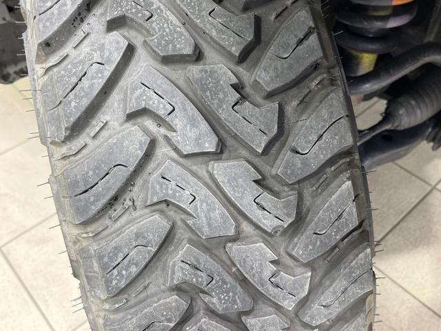 FJクルーザー オフロードパッケージ 禁煙車 純正ナビ フルセグ バックカメラ コーナーセンサー 17インチアルミ フォグランプ ルーフキャリア ETC Bluetooth CD DVD再生(26枚目)