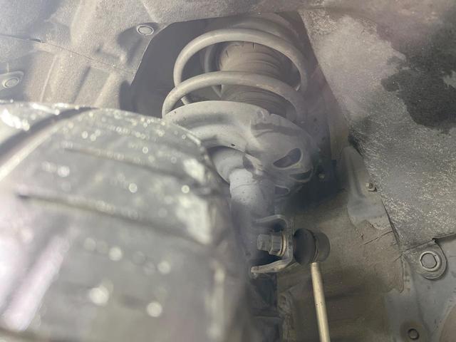 ＲＡＶ４ アドベンチャー　禁煙車　純正９インチディスプレイオーディオ　全周囲カメラ　衝突被害軽減　合皮シート　シートエアコン　パワーシート　コーナーセンサー　ＬＥＤヘッド　ルーフレール　ＥＴＣ　純正１９インチアルミ（28枚目）