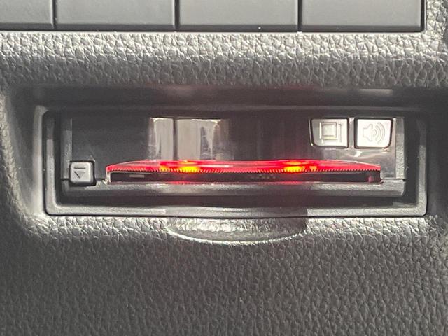 ＲＡＶ４ アドベンチャー　禁煙車　純正９インチディスプレイオーディオ　全周囲カメラ　衝突被害軽減　合皮シート　シートエアコン　パワーシート　コーナーセンサー　ＬＥＤヘッド　ルーフレール　ＥＴＣ　純正１９インチアルミ（42枚目）