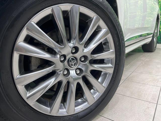 【純正アルミホイール】外観にマッチした純正アルミホイールを装着しております。各種社外アルミホイールや、スタッドレスタイヤも取扱いしております。是非ご相談ください♪