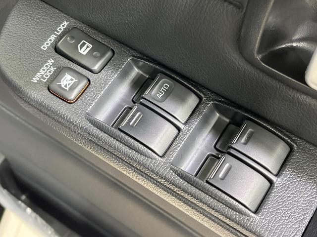 ランドクルーザー70 AX 禁煙車 モデリスタバンパーガーニッシュ モデリスタ18インチアルミ 9型ナビ バックカメラ 衝突軽減 ハーフレザーシート スマートキー LEDヘッド ETC クルコン 車線逸脱警報 オートライト(45枚目)